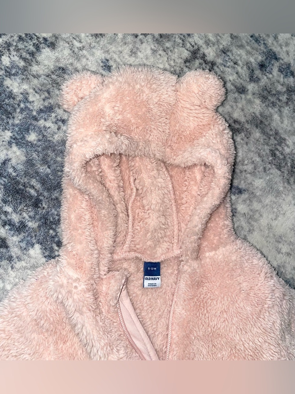 Old navy fuzzy bear onesie size 6-12 months - Picture 2 of 3